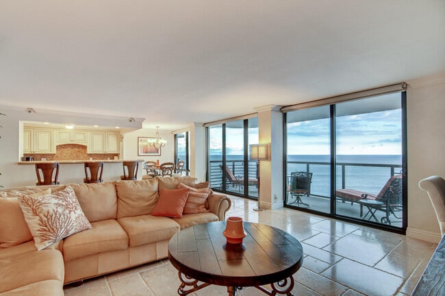 Building Photo - 250 S Ocean Blvd