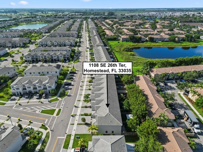 Building Photo - 1108 SE 26th Ter