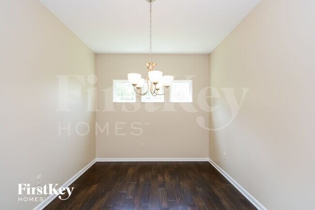Foto del edificio - 6747 Waverly Park
