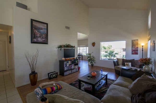 Foto del edificio - 14560 N 87th Dr