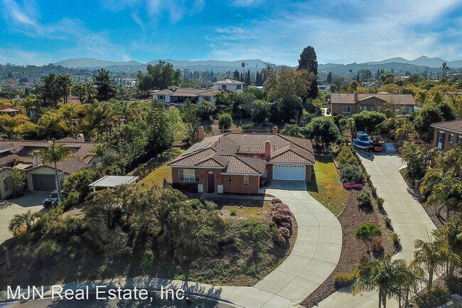 Building Photo - 3 br, 3.5 bath House - 2141 Pamplona Court
