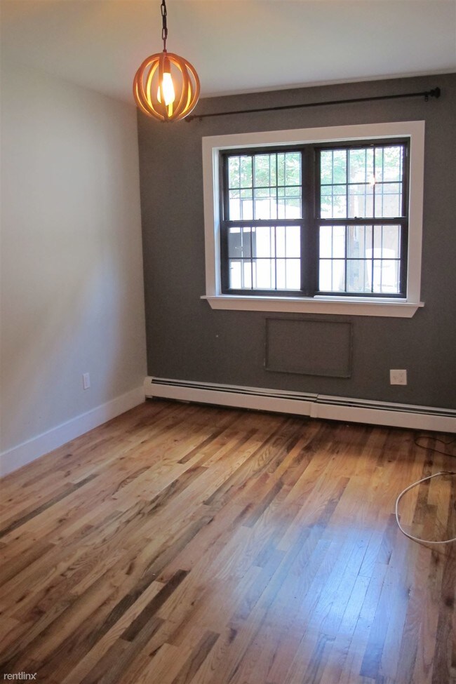 Building Photo - 323 Pulaski St