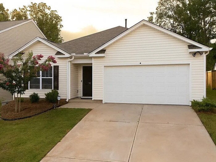 Foto principal - 4 Bedroom 2 Bathroom