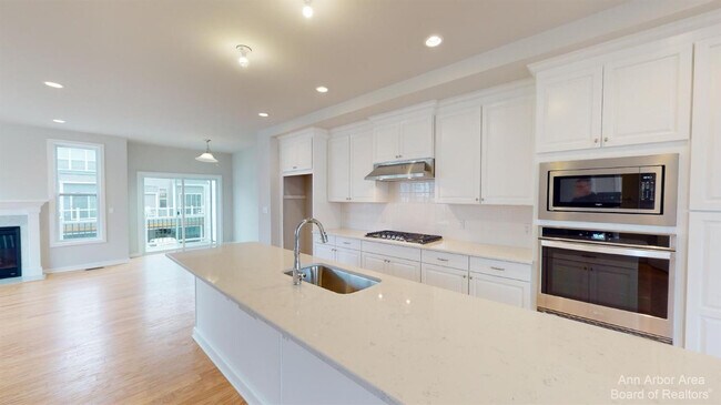 Foto del edificio - 2877 Rayfield Ave