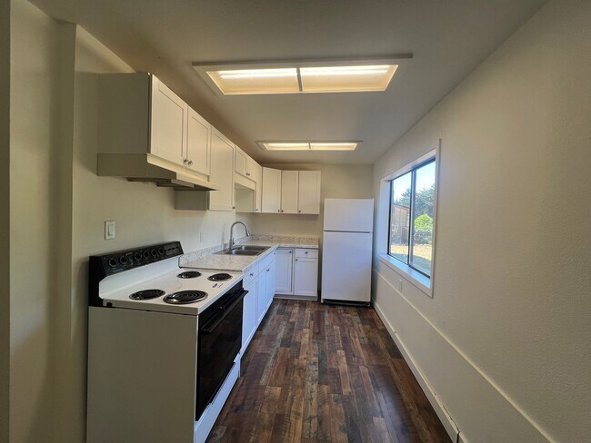 Foto del edificio - 546 Fir Ave