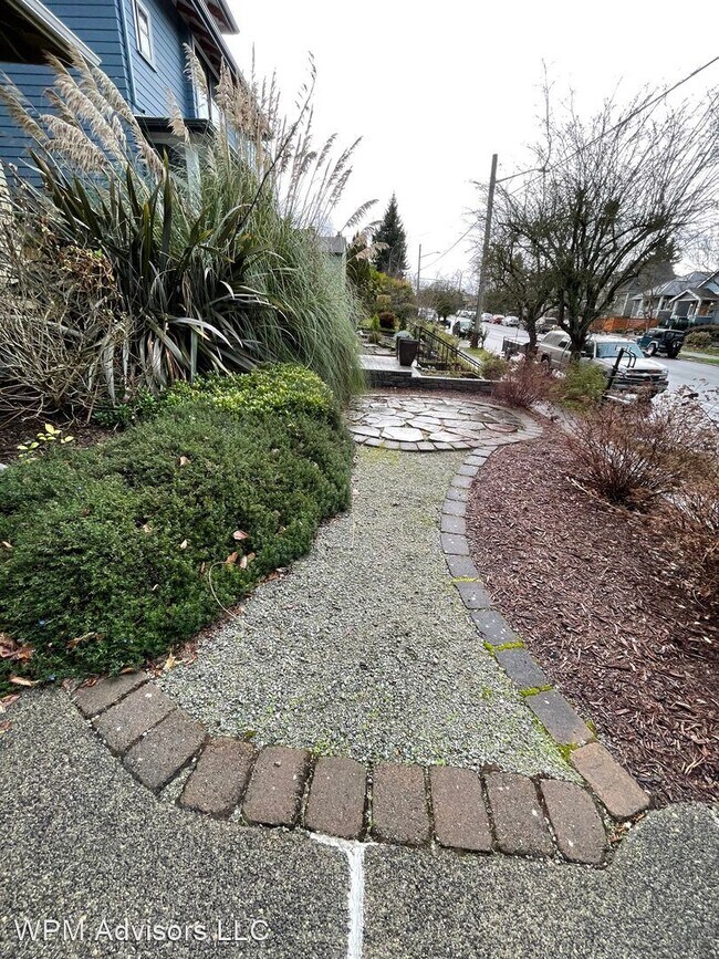 Building Photo - 3 br, 2 bath House - 2438 Queen Anne Ave N