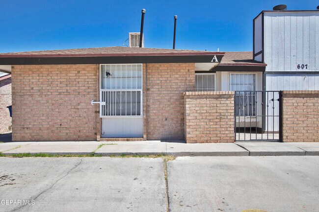 Foto del edificio - 607 White Cliffs Dr