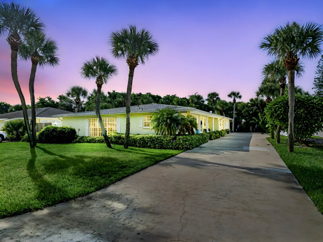 Foto principal - 922 Pirate Cove Ln