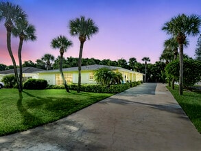 Building Photo - 922 Pirate Cove Ln