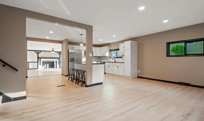 Foto del edificio - Spacious 3 bedroom home