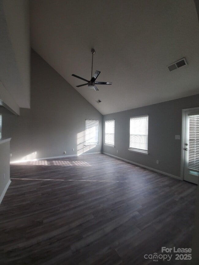 Foto del edificio - 10623 Campion Ct