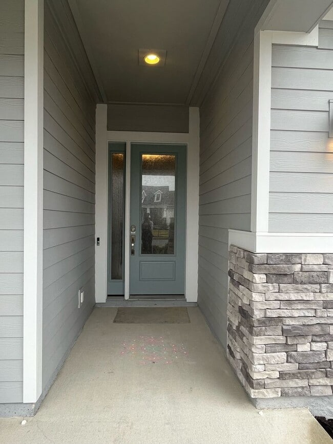 Building Photo - Beautiful 3/2 Oakmont home