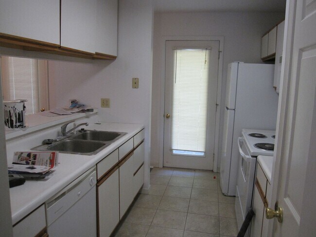 Foto del edificio - 111 W Alhambra Dr