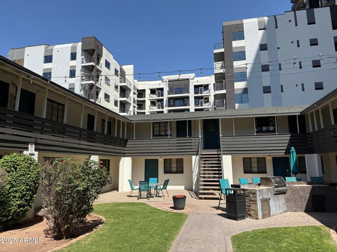 Foto principal - 825 N 2nd Ave