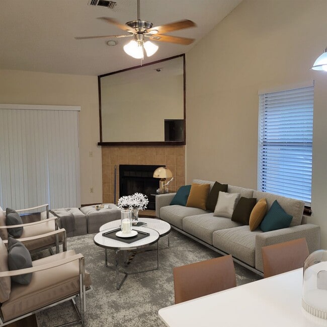 Photo - $1150 - 2/2 - Move IN Special! House