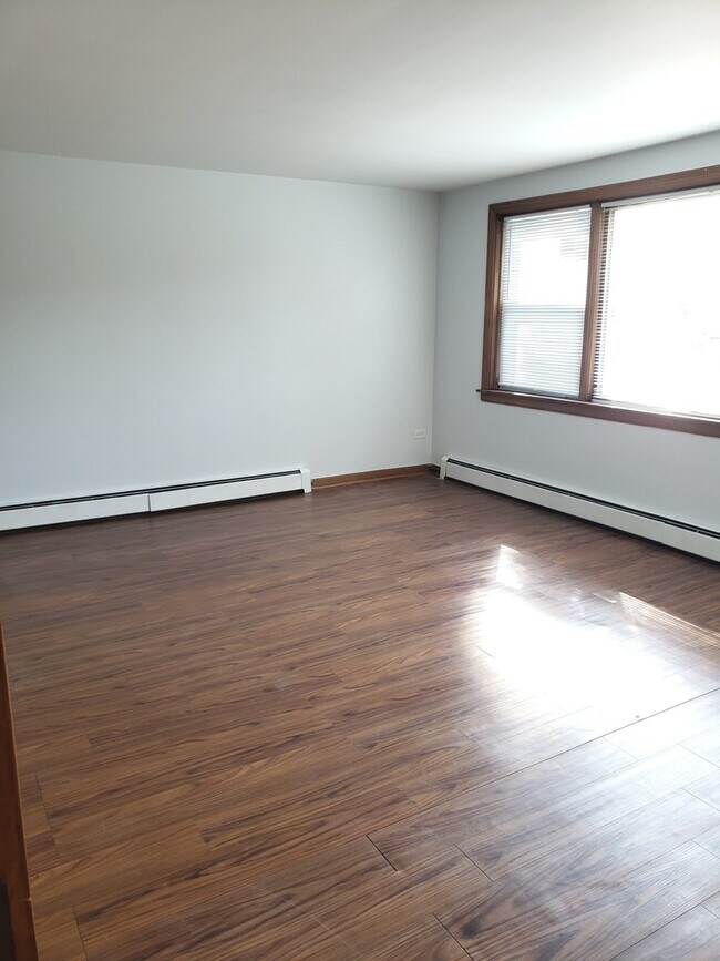 Foto del edificio - 6340 W Montrose Ave