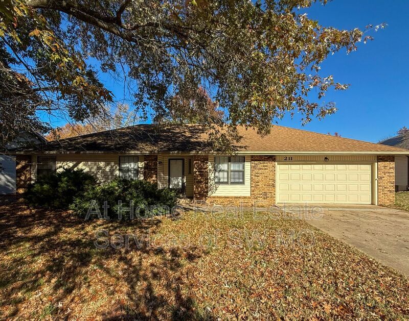 Foto principal - 211 Northview Rd
