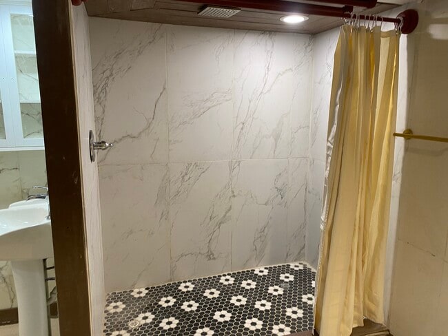 Foto del edificio - 3704 W 69th Pl