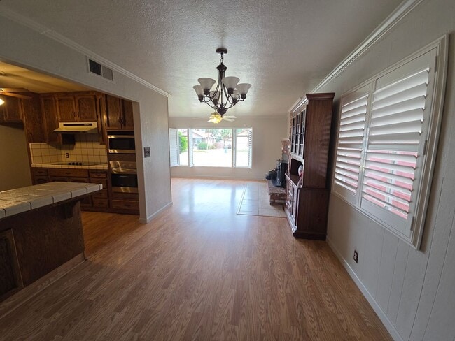 Building Photo - Well Maintained - 2 bedroom home in great area.