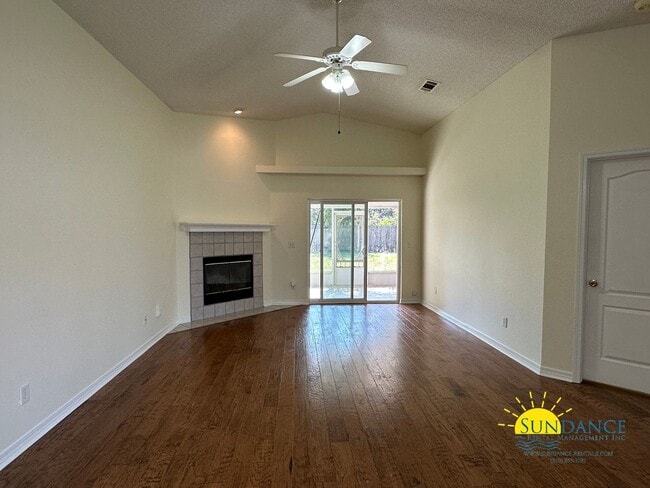 Building Photo - Charming 3-Bedroom Home in Gulf Breeze – Prime Location!