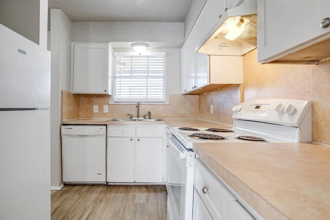 Building Photo - COMPLETELY Remodeled!!