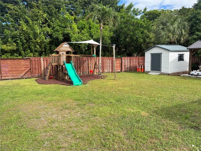 Foto del edificio - 3807 Hayes St