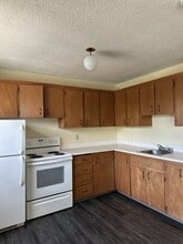Building Photo - 9625-9156 156 St