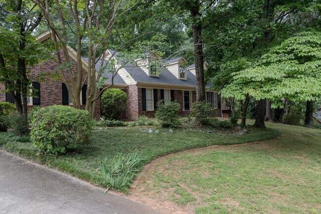 Building Photo - 2858 Livsey Dr