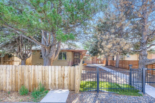 Photo - 3690 Grape St Townhome