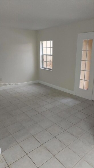 Building Photo - 7083 SW 158th Ct