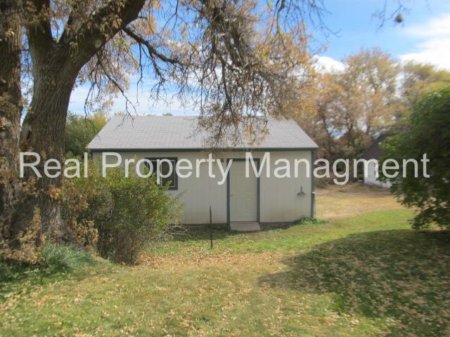 Building Photo - Charming country home located in Clarkston...