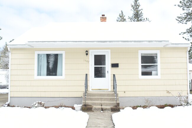 Building Photo - 1507 E Thurston Ave