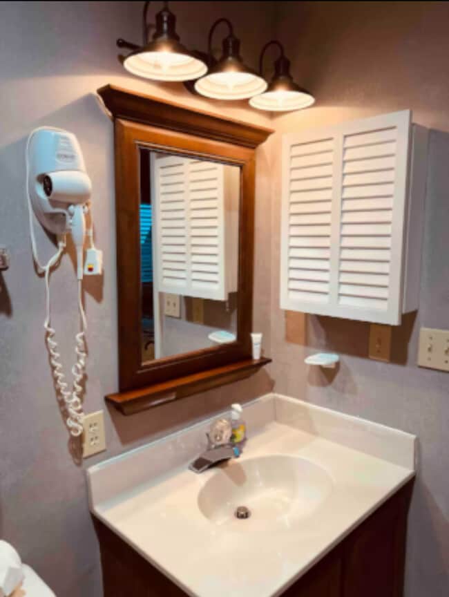 Baño - 301 Pinnacle Inn Rd