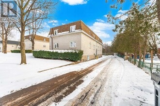 Building Photo - 2320 Hixon St