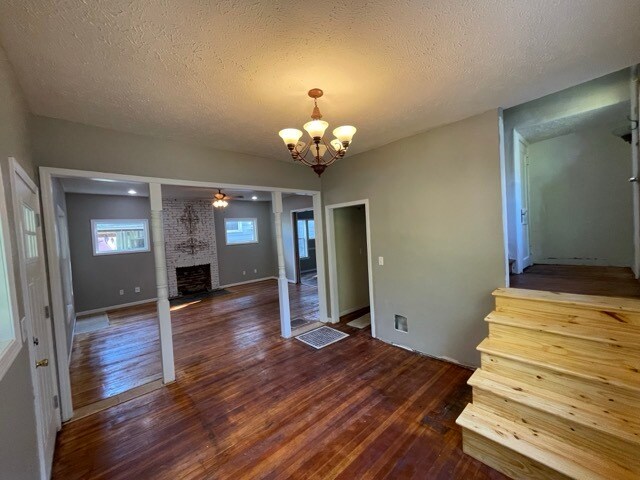 Entrada principal - 1417 N Broadway Ave