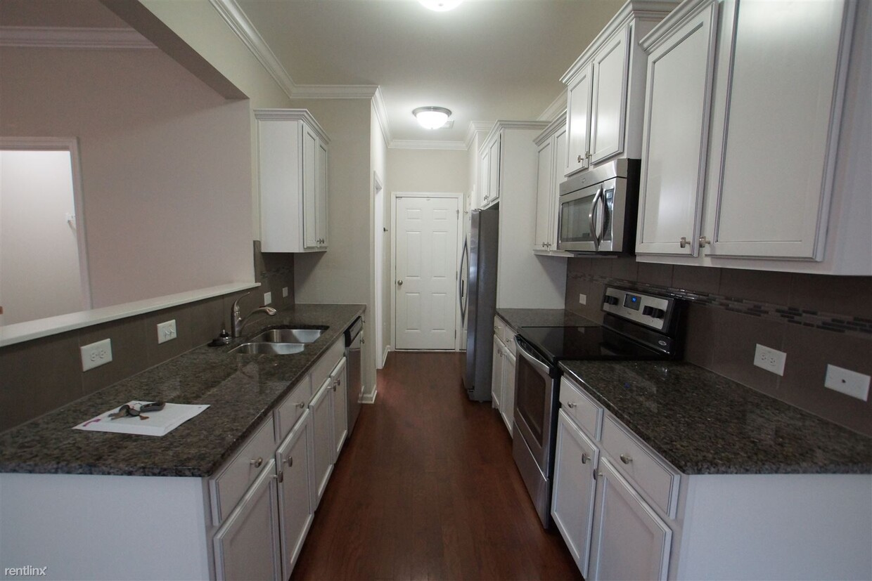 Primary Photo - 393 Shakespeare Dr