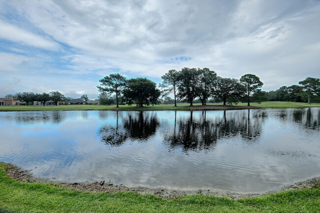 Foto del edificio - 3736 Cypress Point Dr
