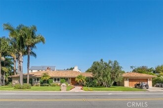 Building Photo - 600 Cliff Dr