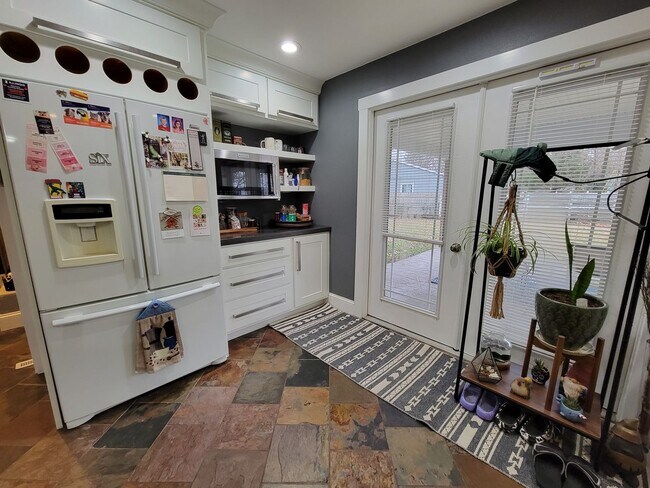 Foto del edificio - 1406 Briarwood Dr