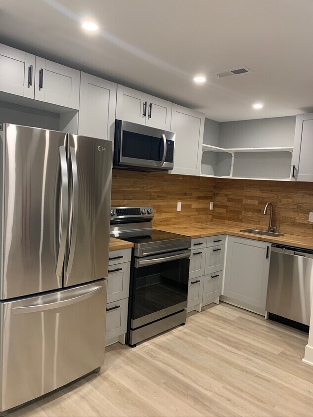 Foto principal - 1713 M St NE