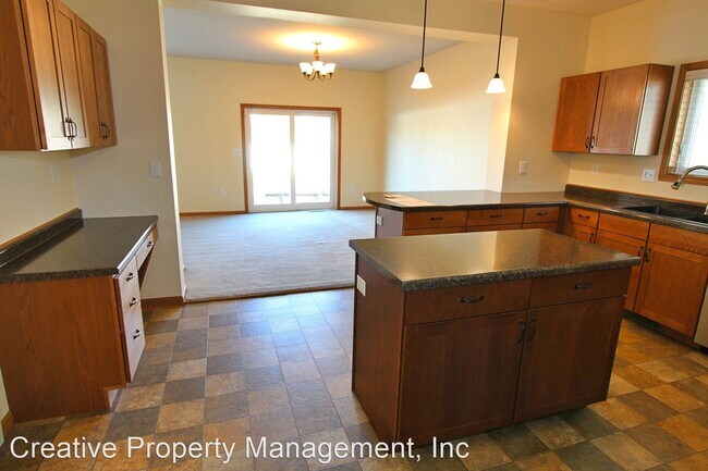 Building Photo - 3 br, 2.5 bath House - 1704 23rd Ave NW