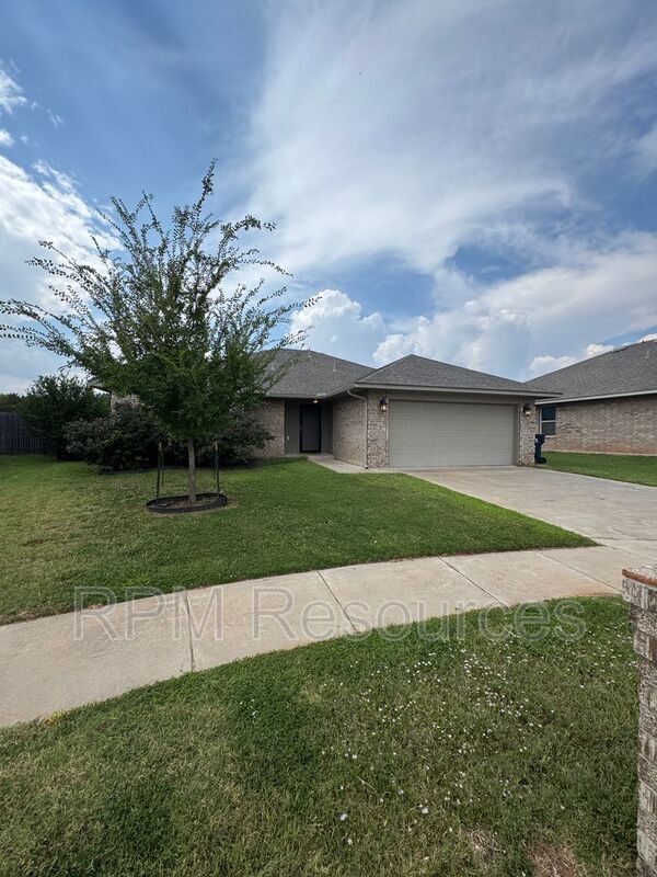 Primary Photo - 1213 Hickory Creek Dr