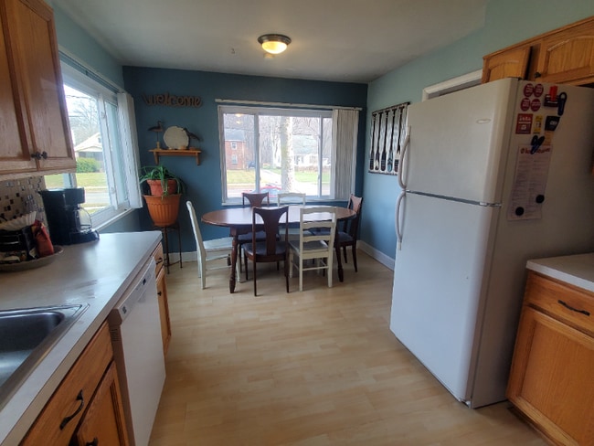 Building Photo - 1170 Dover Center Rd