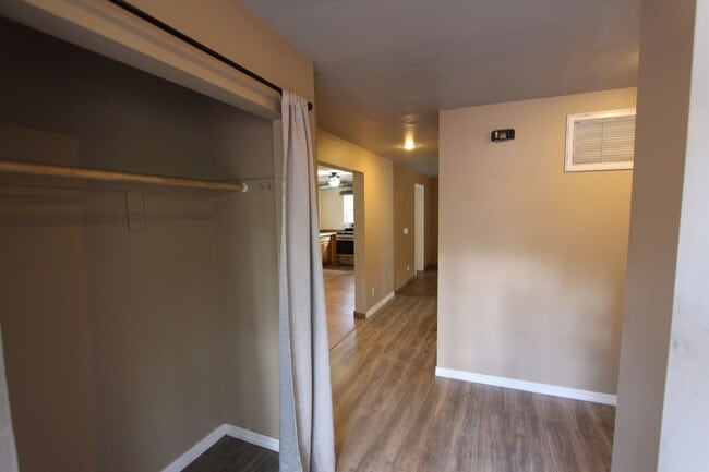 Foto del edificio - Your University Heights Retreat: 5 Bedroom...