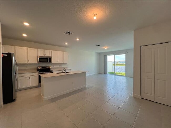 Foto del edificio - 655 SE Lk Fls St