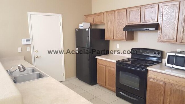 Foto del edificio - 2BD 2BA in Tres Pueblos w/ Garage & Washer...