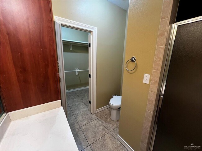 Building Photo - 3019 Regal Dr
