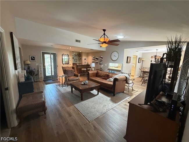 Building Photo - 5883 Sand Oak Dr