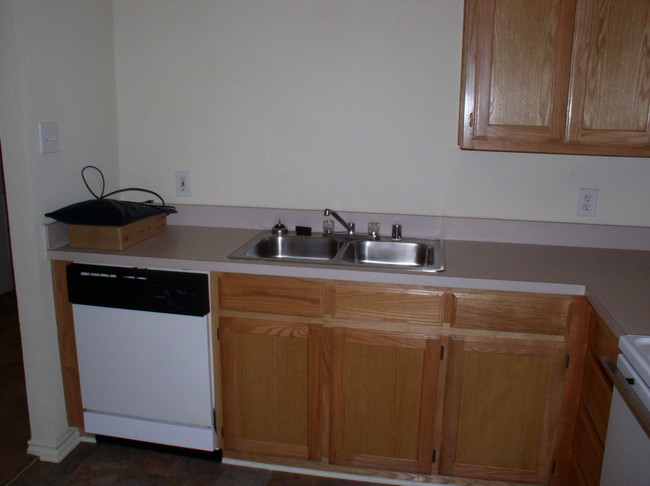 Kitchen - Eagle Place Apartments