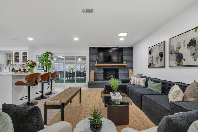 Foto del edificio - 1901 Cordova Bend